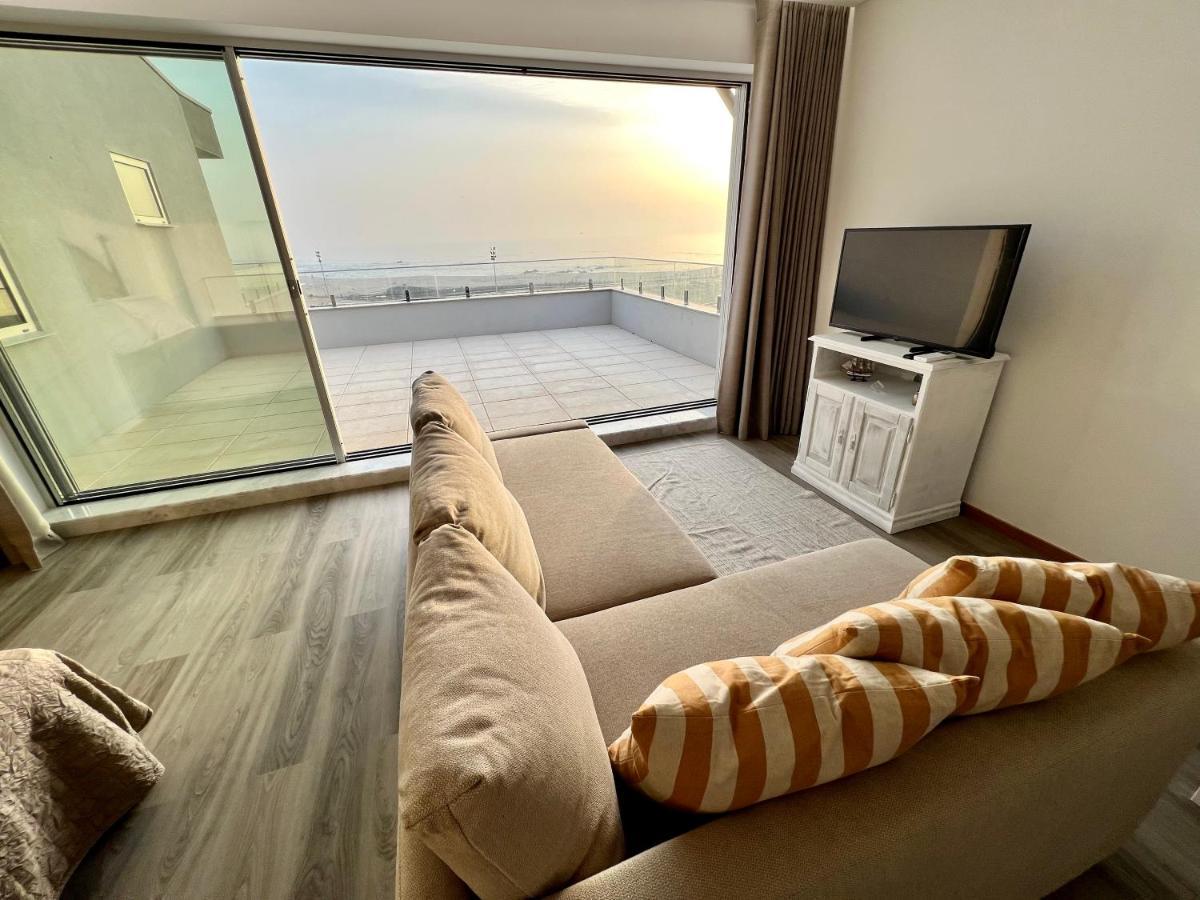 Daire Povoa De Varzim-sleeps4-beachfront-ac-parking